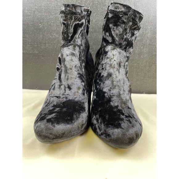 Lane Bryant Women's Black Velvet Ankle Shoes/Boots heels 4" Size 11W SKU 4790 - Picture 5 of 11